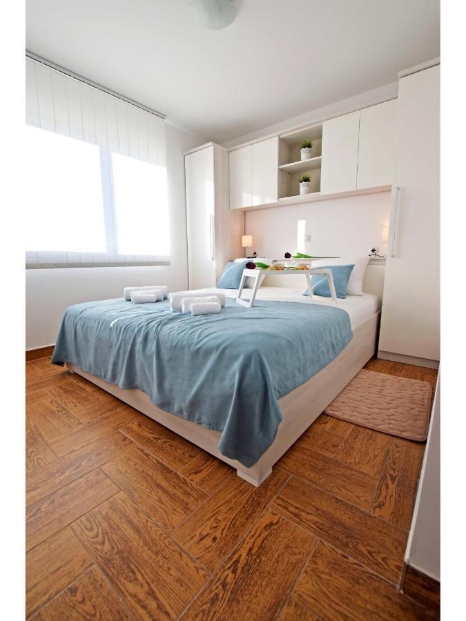 Apartment Dinko Rovanjska Luaran gambar