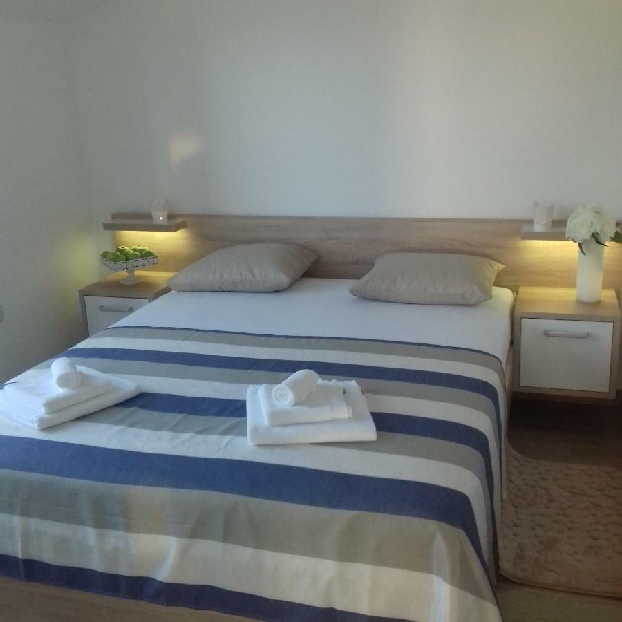Apartment Dinko Rovanjska Luaran gambar