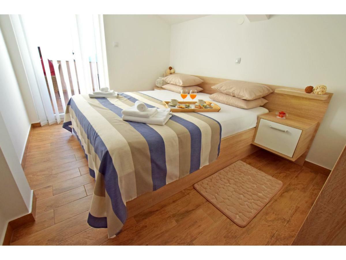 Apartment Dinko Rovanjska Luaran gambar