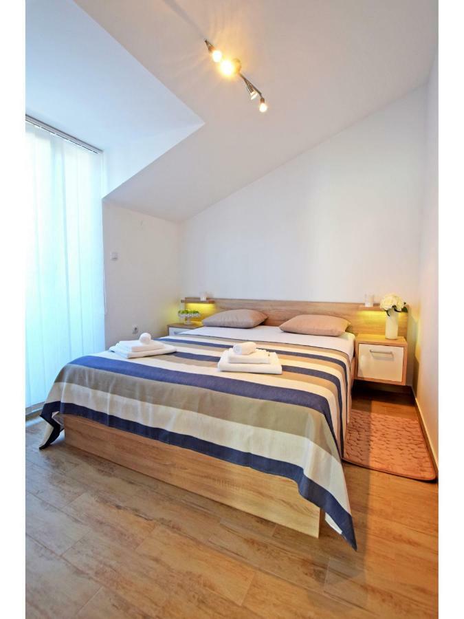 Apartment Dinko Rovanjska Luaran gambar