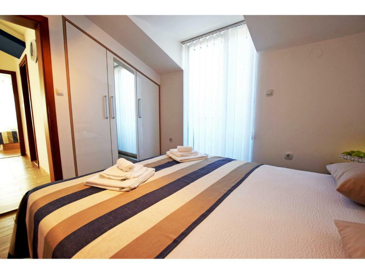 Apartment Dinko Rovanjska Luaran gambar